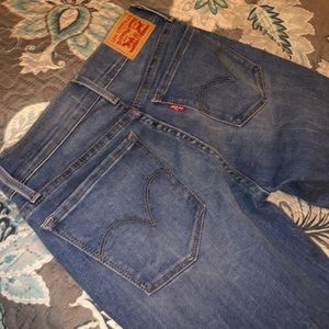 Levi’s 710 super skinny jeans